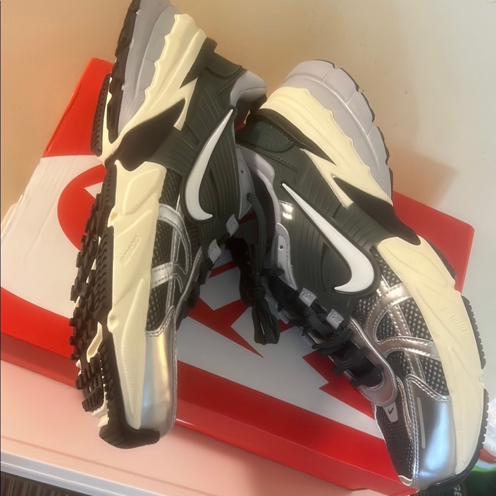 Nike Mens running shoes size 10 - Picture 5 of 5